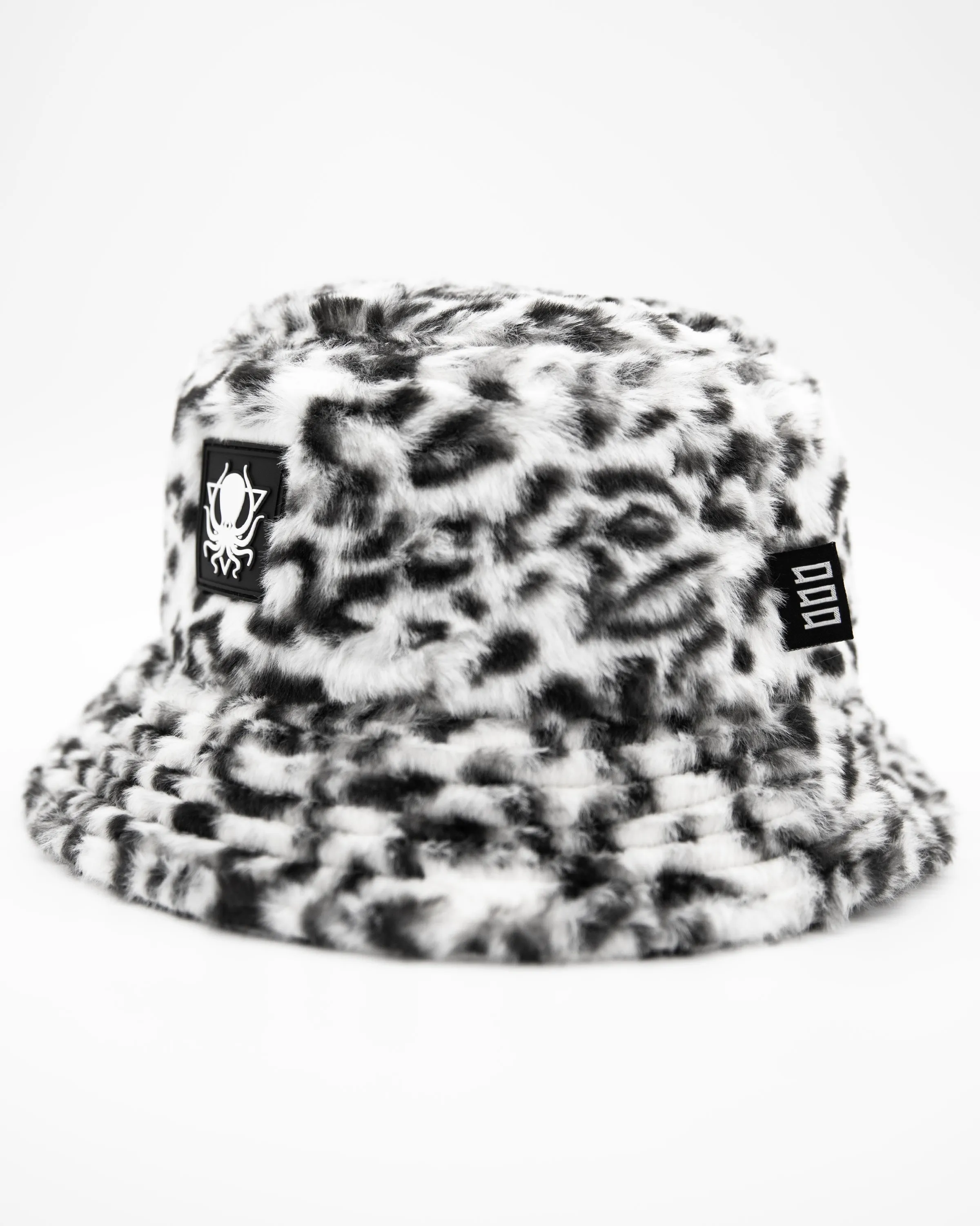 FUZZY SNOW LEOPARD BUCKET HAT