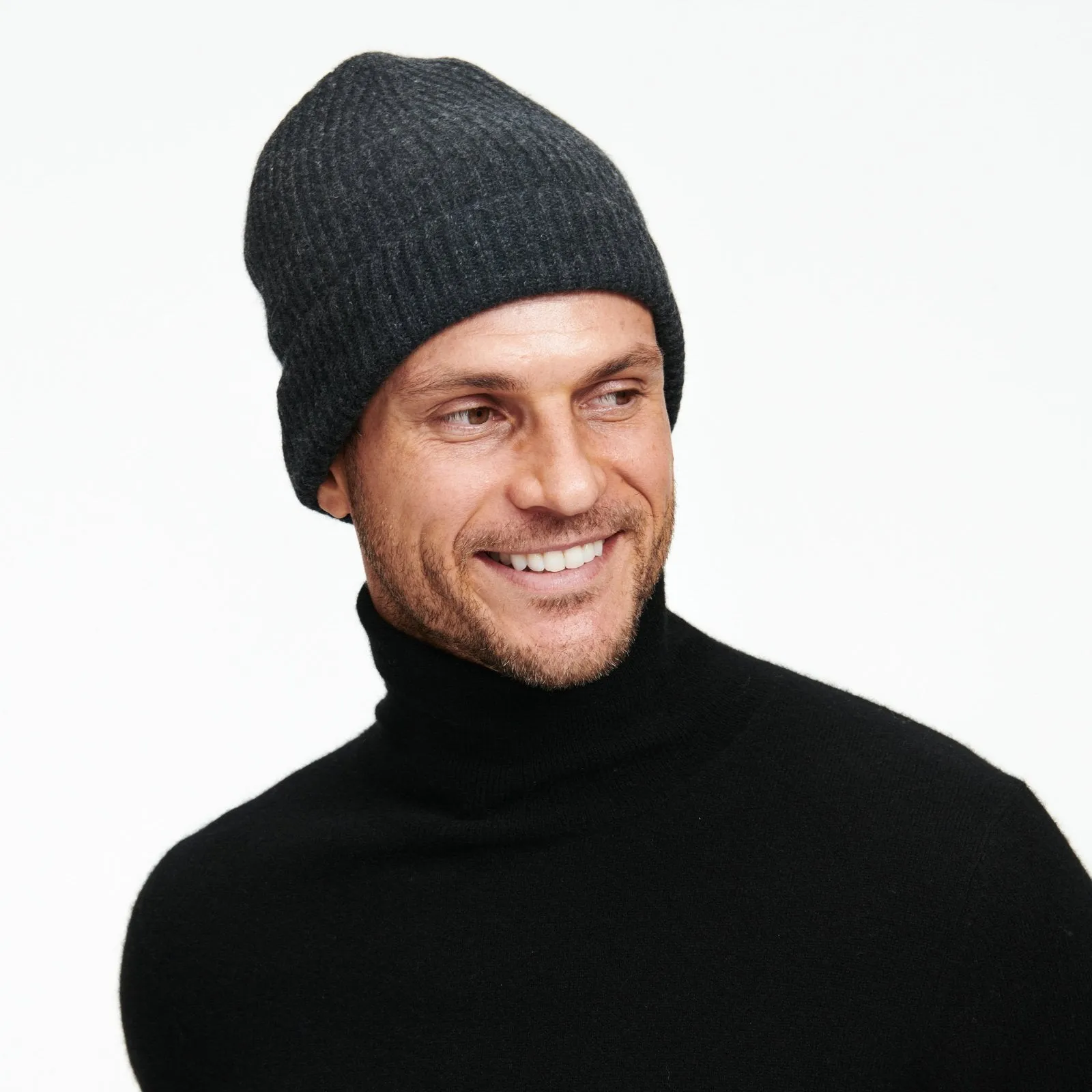 Signature Ribbed Cashmere Beanie